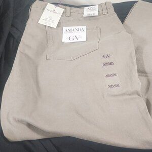 Gloria Vanderbilt Women's Amanda Classic Tapered Jean Hazelnut Size 24w Average